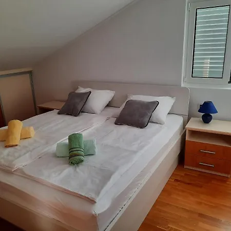 Apartman Martina Palit Exterior foto